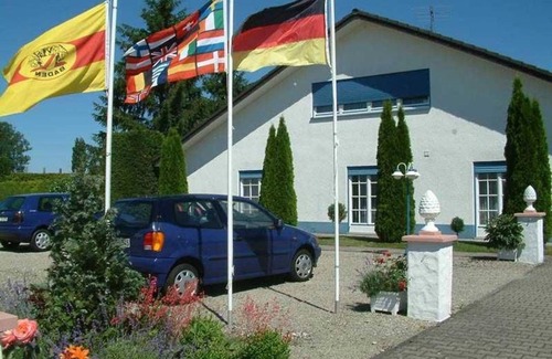 Kippenheim Apartment | Double room with shower and toilet - Bed & Breakfast in Kippenheim R. Müller