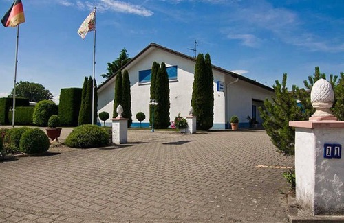 Kippenheim Apartment | Double room with shower and toilet - Bed & Breakfast in Kippenheim R. Müller
