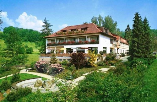 Lindenfels Hotel | Double room with south balcony 06 - Odenwald star hotel Wiesengrund