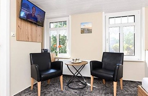 Werdum Apartment | Double room without balcony Category II - Castle Restaurant