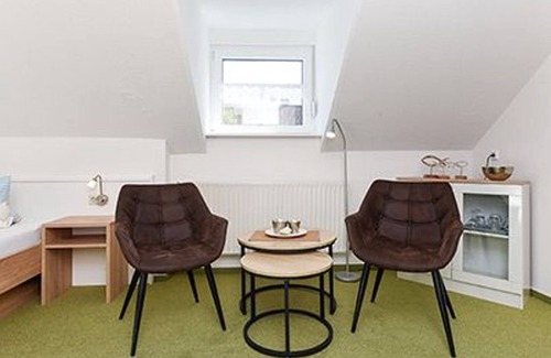 Werdum Apartment | Double room without balcony Category II - Castle Restaurant