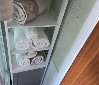 Kidderminster House | Double rooms available, near Safari Park & Hospital