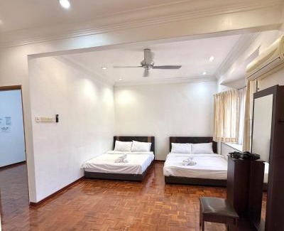 Taman Kota Laksamana House | Double Storey 4 room - Walk to Jonker Street #9pax