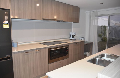 Yanchep House | Double Storey House with Ocean Views, 5 minute walk to beach
