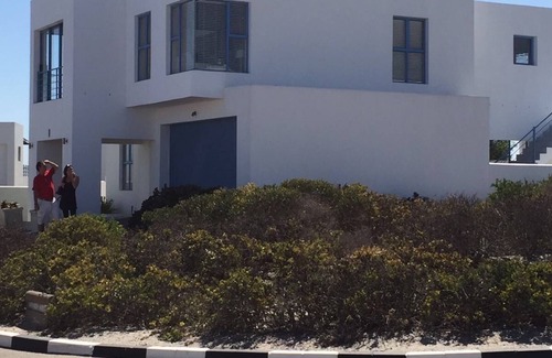 Mykonos House | Double storey luxury vacation house 3 min walk to beach (some ocean view