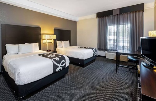 Superstition Springs Hotel | Double the Delight, La Quinta Inn - Convenient Mesa Hub for Shopping & Golf