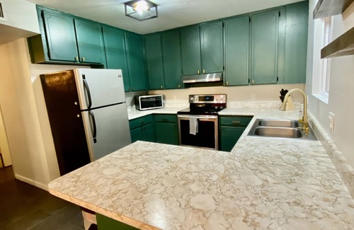 Yuma House | Double the Space- 5 bd/4 bath with POOL