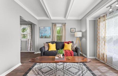 Kamm's Corners House | Double the Space for Large Groups Entire Duplex
