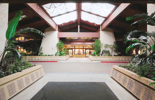 Bakersfield Hotel | DoubleTree by Hilton Bakersfield