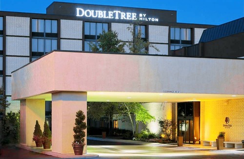 Crosswoods Hotel | DoubleTree by Hilton Columbus/Worthington
