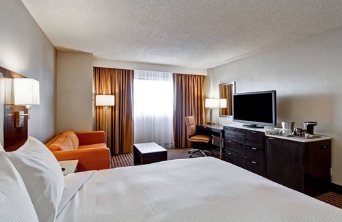 Pleasanton Hotel | DoubleTree by Hilton Pleasanton at The Club