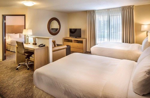 Old Bend Hotel | DoubleTree by Hilton Hotel Bend 1 King/2 Queen Beds Family Suite
