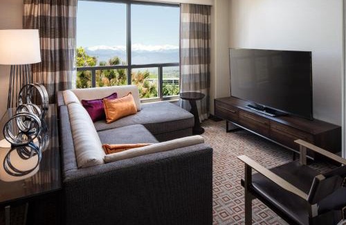 Greenwood Village Hotel | DoubleTree by Hilton Denver Tech