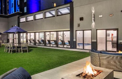 Cranbury Hotel | DoubleTree by Hilton Monroe Township Cranbury