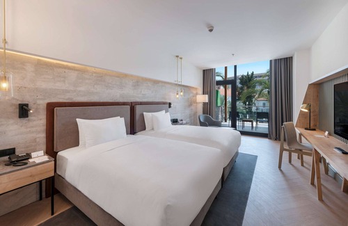 Kemer Resort | DoubleTree by Hilton Antalya-Kemer All-Inclusive Resort