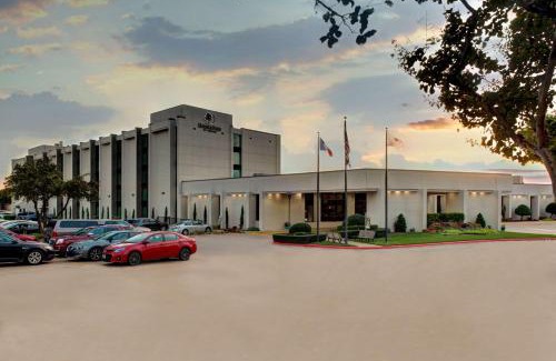 North Arlington Hotel | Doubletree by Hilton Arlington DFW South