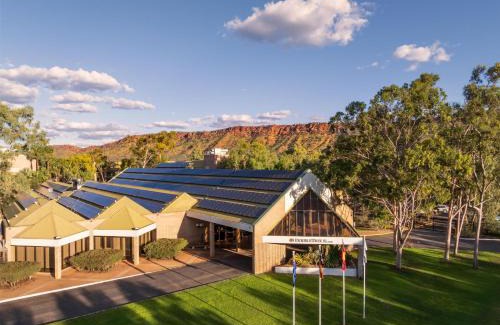 Desert Springs Hotel | DoubleTree by Hilton Alice Springs