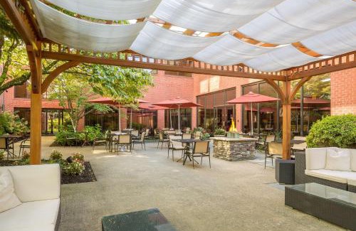 Andover Hotel | DoubleTree by Hilton Boston-Andover