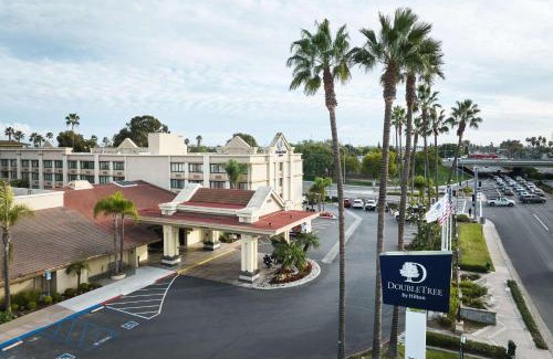 Buena Park Hotel | Doubletree by Hilton Buena Park