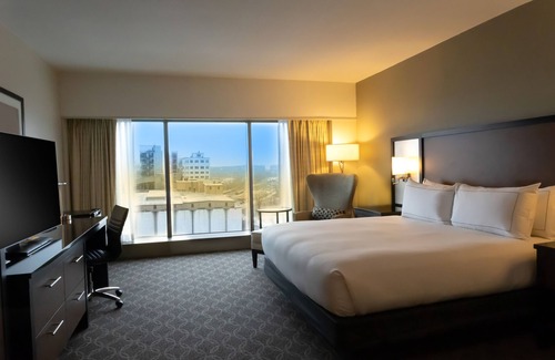 Cedar Rapids - Iowa City Hotel | Doubletree by Hilton Cedar Rapids Convention Complex
