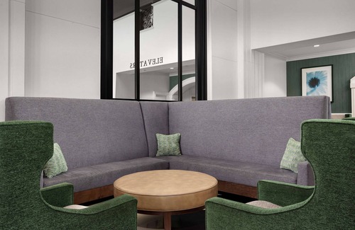 Rosemont Hotel | DoubleTree by Hilton Chicago O'Hare Airport - Rosemont
