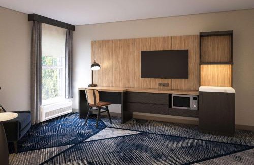 Fairborn Hotel | DoubleTree by Hilton Dayton Fairborn