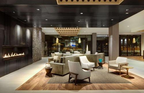 Greeley Hotel | Doubletree By Hilton Greeley At Lincoln Park