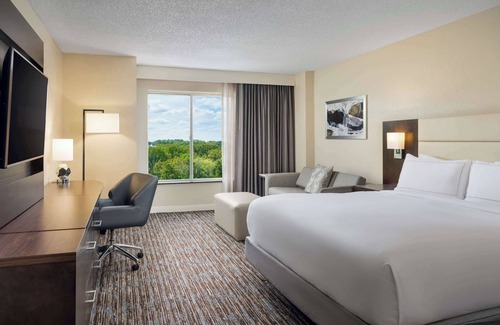 Greensboro Hotel | DoubleTree by Hilton Greensboro