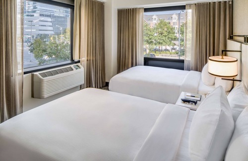 Hudson Exchange Hotel | DoubleTree by Hilton Hotel & Suites Jersey City