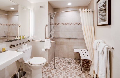 Hudson Exchange Hotel | DoubleTree by Hilton Hotel & Suites Jersey City