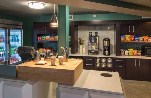 Waters Park Hotel | DoubleTree by Hilton Hotel Austin Northwest Arboretum