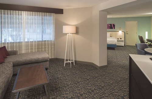 Waters Park Hotel | DoubleTree by Hilton Hotel Austin Northwest Arboretum