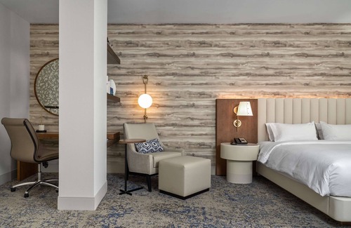 Dallas Hotel | DoubleTree by Hilton Hotel Dallas – Love Field