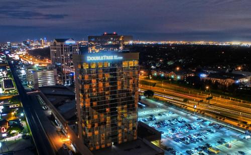 Dallas Hotel | DoubleTree by Hilton Hotel Dallas Campbell Centre