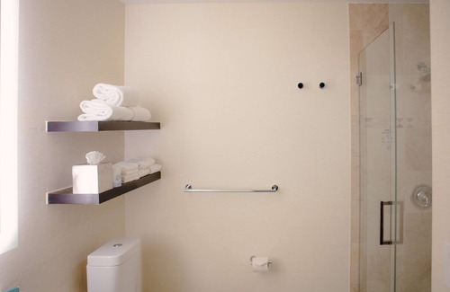 Mission Valley Hotel | DoubleTree by Hilton Hotel San Diego - Mission Valley
