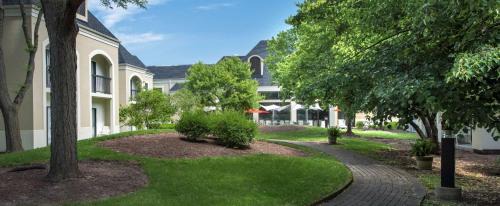 Wood Dale Hotel | DoubleTree by Hilton Hotel Chicago Wood Dale - Elk Grove