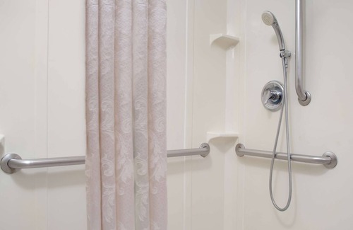 Wood Dale Hotel | DoubleTree by Hilton Hotel Chicago Wood Dale - Elk Grove