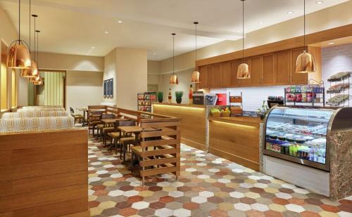Houston Hotel | DoubleTree by Hilton Houston Intercontinental Airport