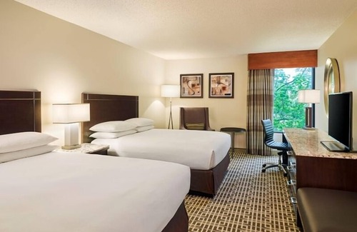 Houston Hotel | DoubleTree by Hilton Houston Intercontinental Airport