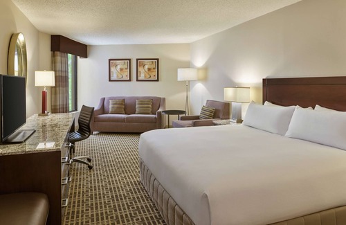 Houston Hotel | DoubleTree by Hilton Houston Intercontinental Airport