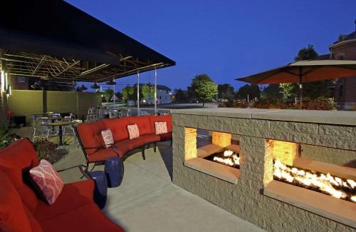 Newark Hotel | Doubletree by Hilton Newark