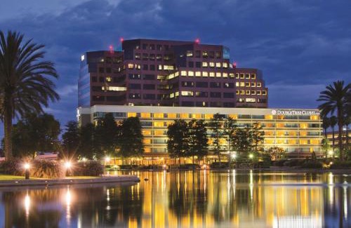 Santa Ana Hotel | DoubleTree by Hilton Orange County Airport
