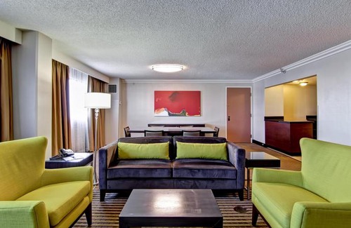 Pleasanton Hotel | DoubleTree by Hilton Pleasanton at The Club