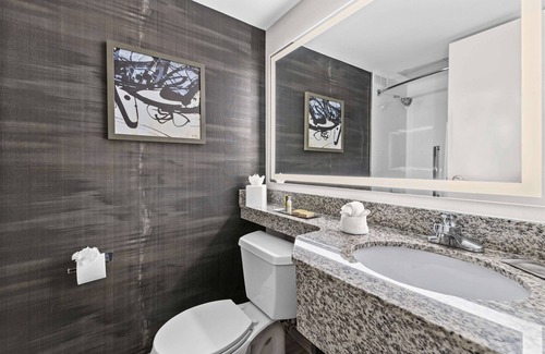 Northeast Raleigh Hotel | DoubleTree by Hilton Raleigh Midtown, NC