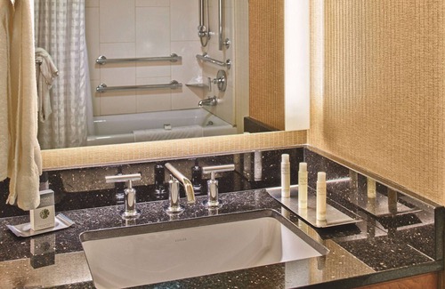 SeaTac Hotel | DoubleTree by Hilton Seattle Airport