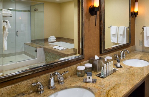 SeaTac Hotel | DoubleTree by Hilton Seattle Airport