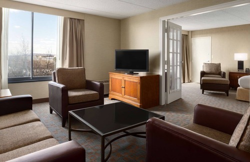Somerset Hotel | Doubletree by Hilton Somerset Hotel and Conference Center