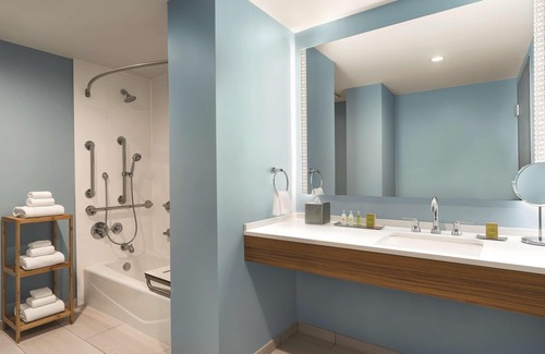 Rocky Point Hotel | DoubleTree by Hilton Tampa Rocky Point Waterfront