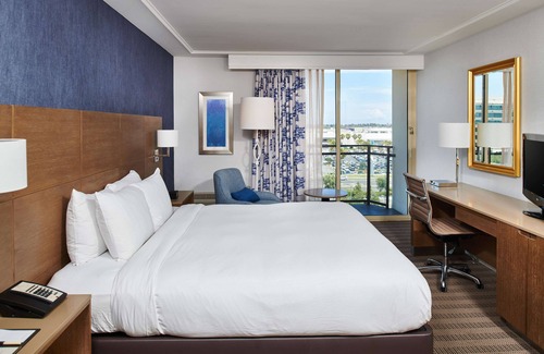 Southwood Hotel | DoubleTree by Hilton Torrance - South Bay