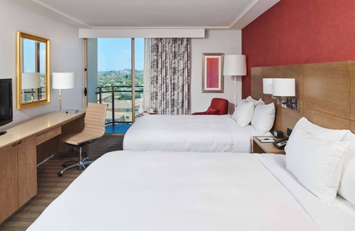 Southwood Hotel | DoubleTree by Hilton Torrance - South Bay